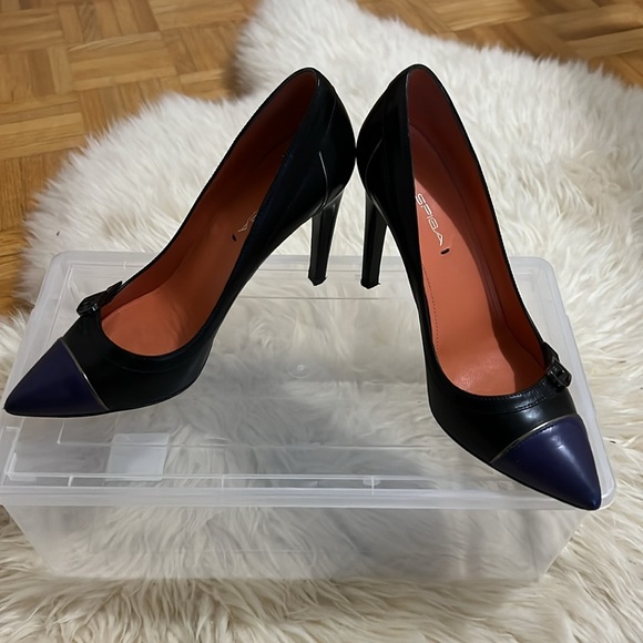 Via Spiga heel in size 6 with buckle detail and purple tip - Picture 2 of 6